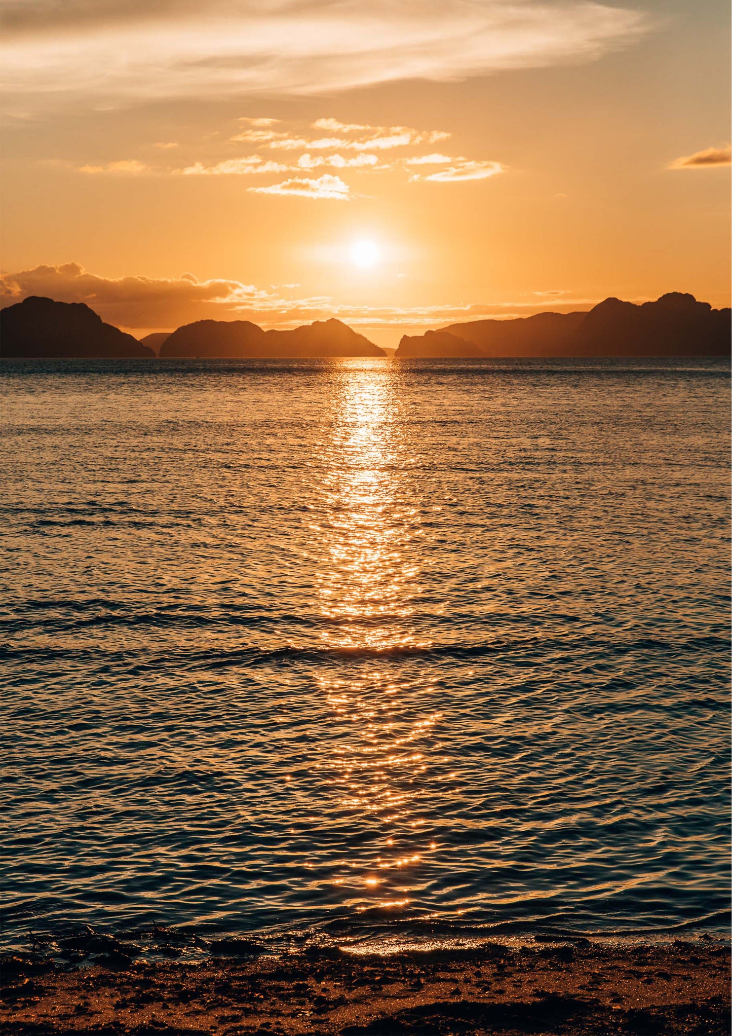 Sunset at Las Cabañas Beach, El Nido