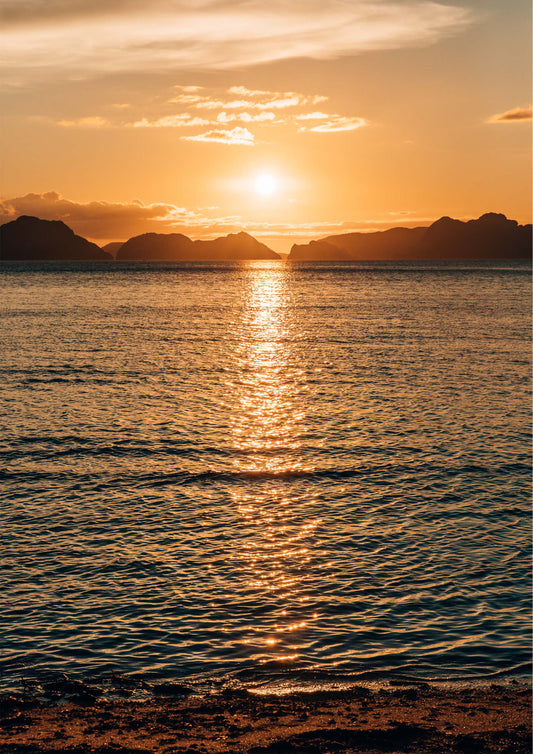 Sunset at Las Cabañas Beach, El Nido