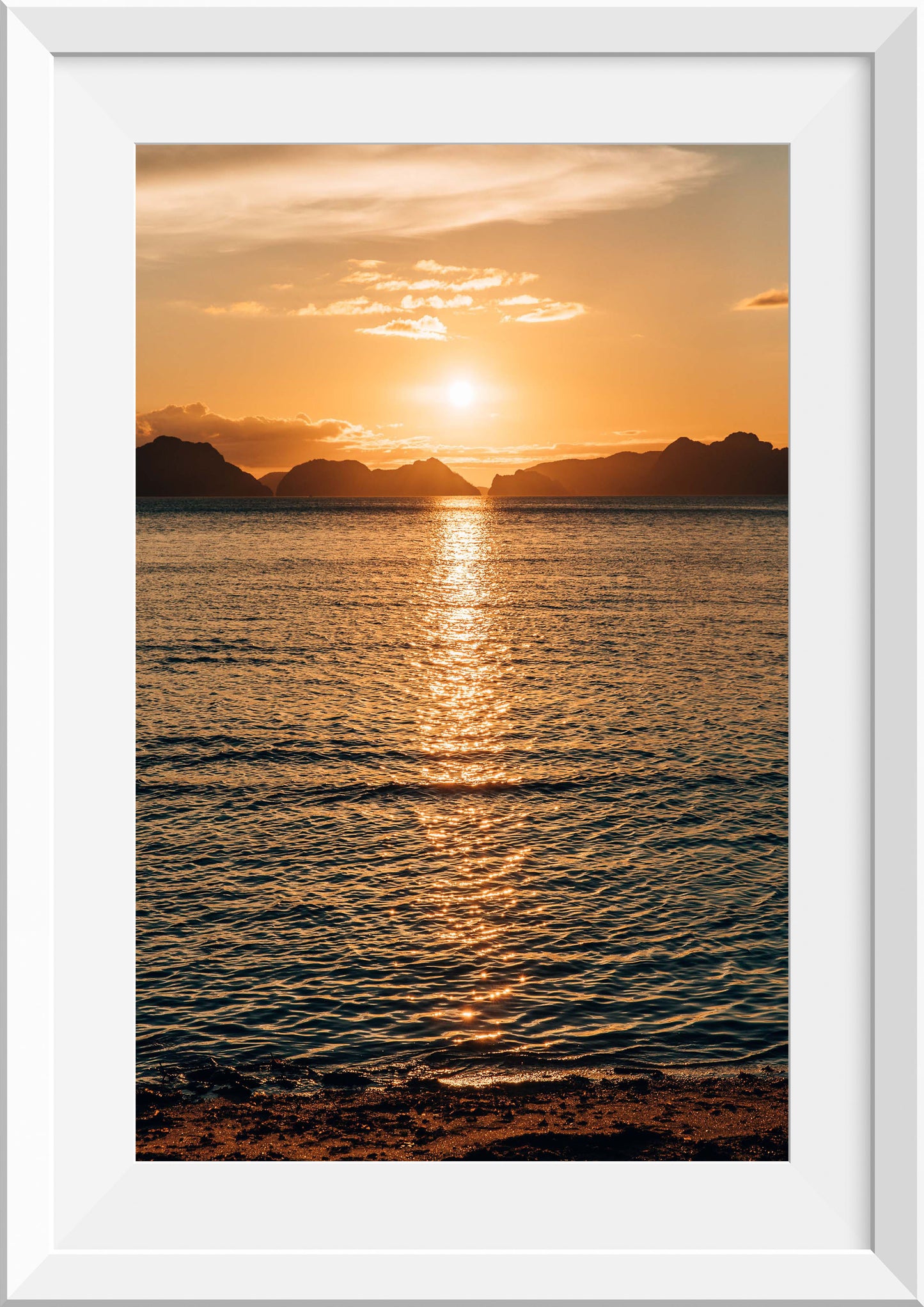 Sunset at Las Cabañas Beach, El Nido